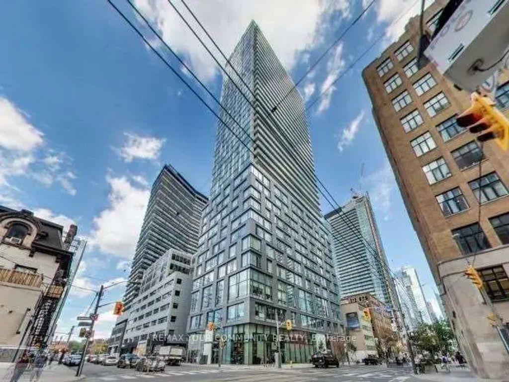 101 Peter Street 3808, Toronto C01