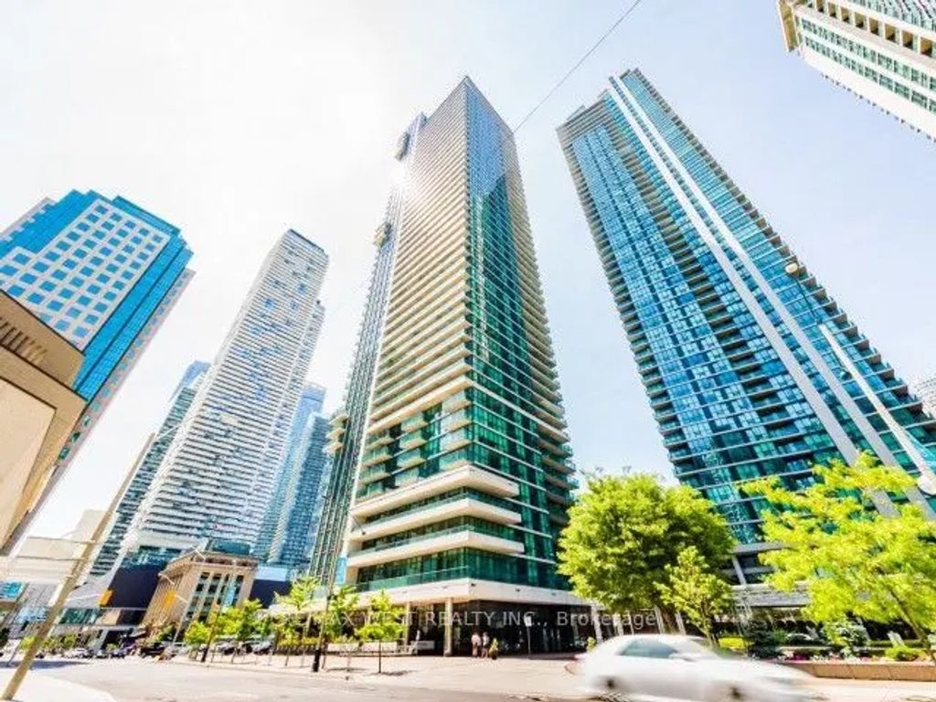 33 Bay Street 304, Toronto C01