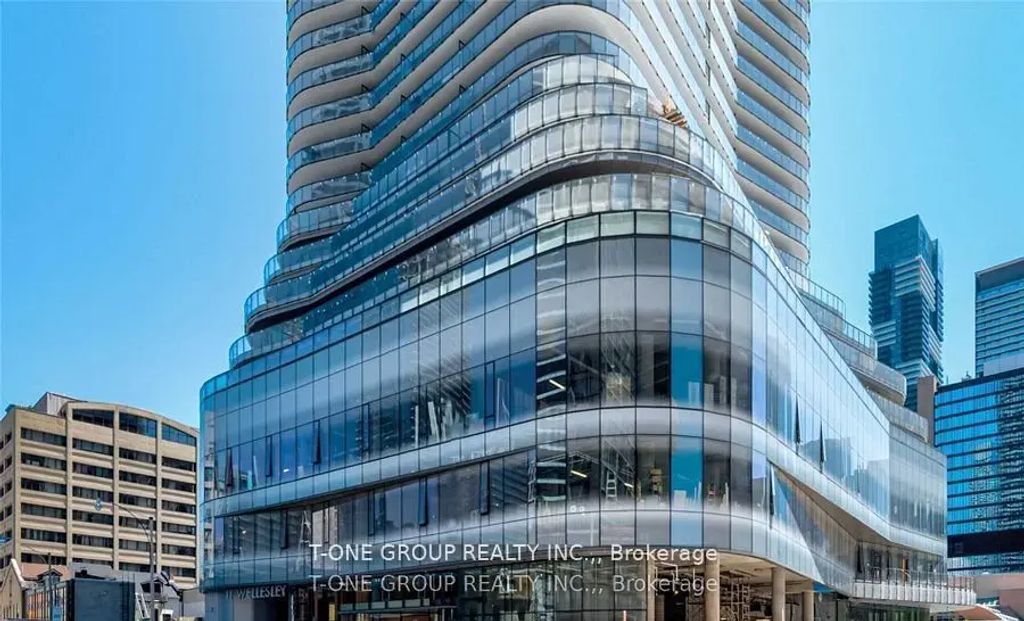 15 Wellesley Street W 318-319, Toronto C01