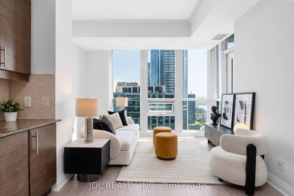 16 Harbour Street 4006, Toronto C01