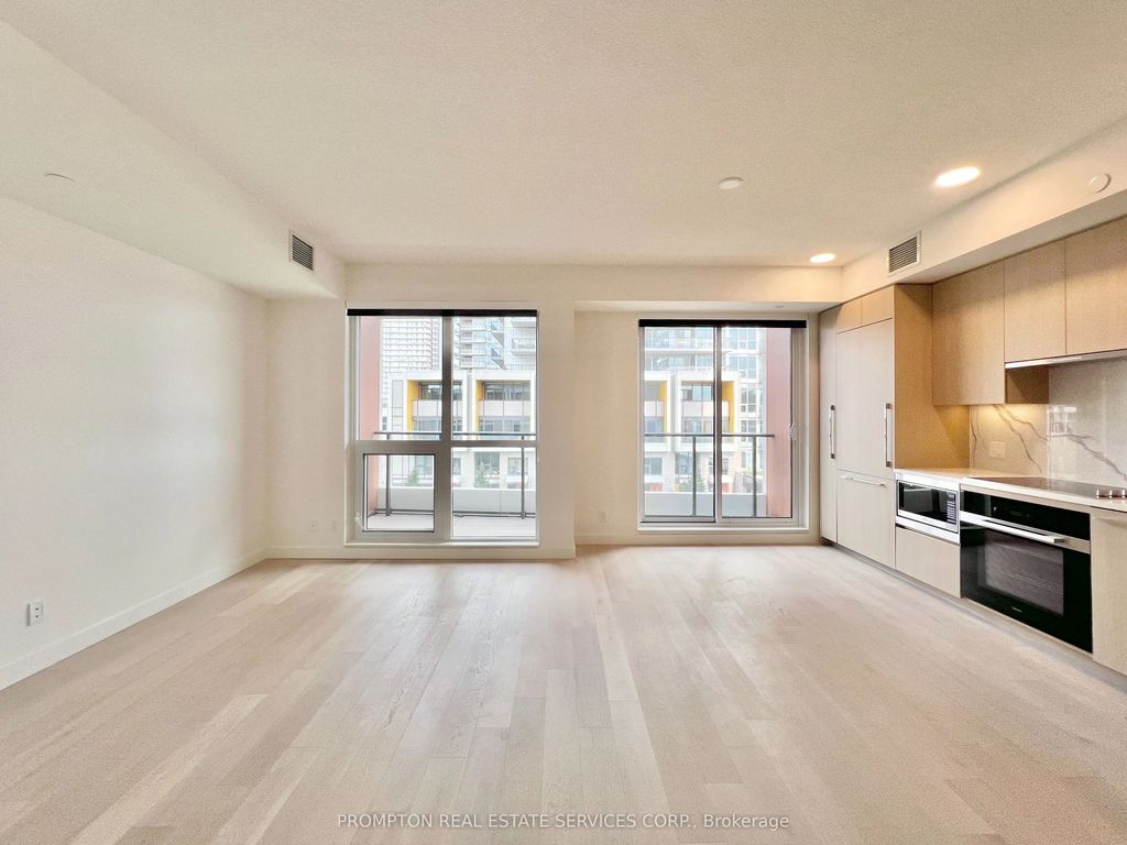 27 Mcmahon Drive V316, Toronto C15
