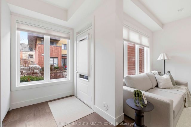 9r Clintwood Gate 18, Toronto C13