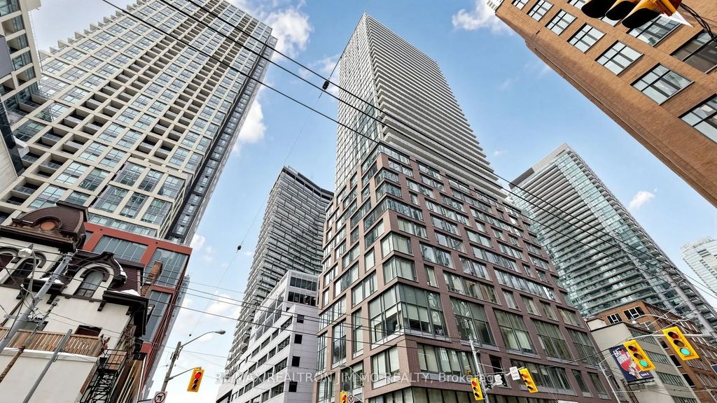 101 Peter Street 3809, Toronto C01