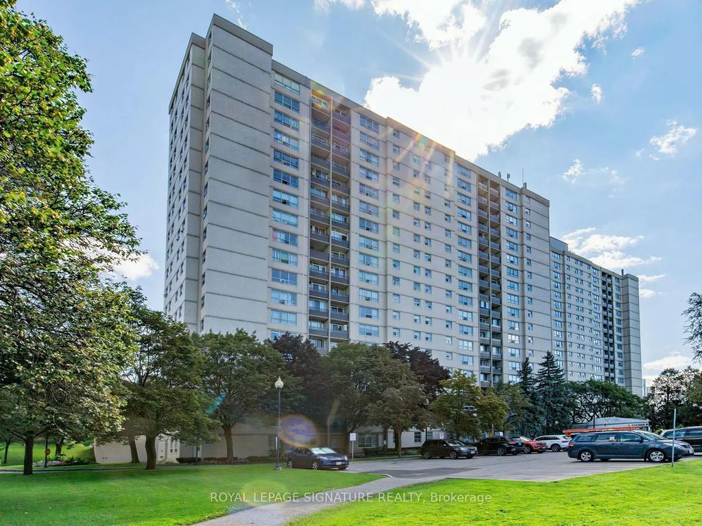5 Parkway Forest Drive 1703, Toronto C15