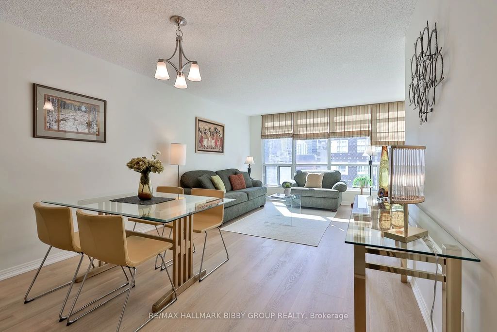 942 Yonge Street 1103, Toronto C02