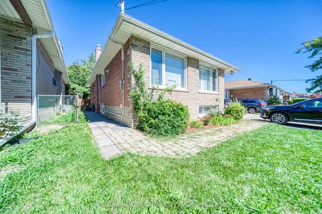 36 Beaver Valley Road Unit #1, Toronto C06
