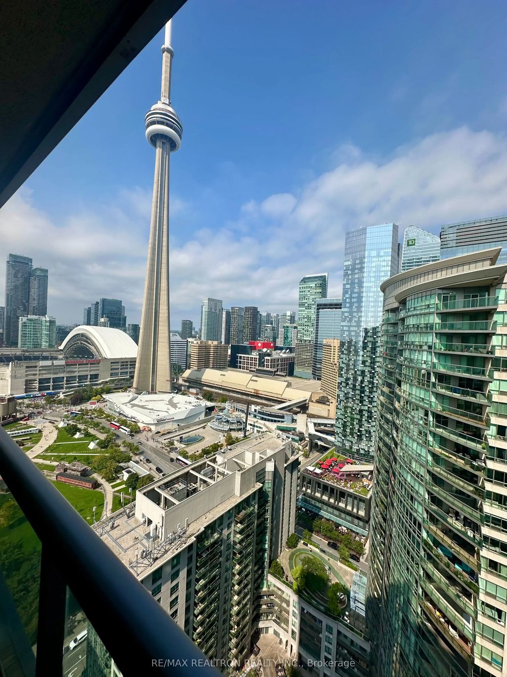 19 Grand Trunk Crescent 3805, Toronto C01