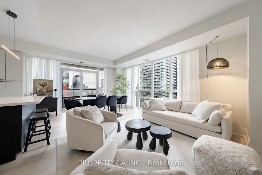 70 Roehampton Avenue 1415, Toronto C10
