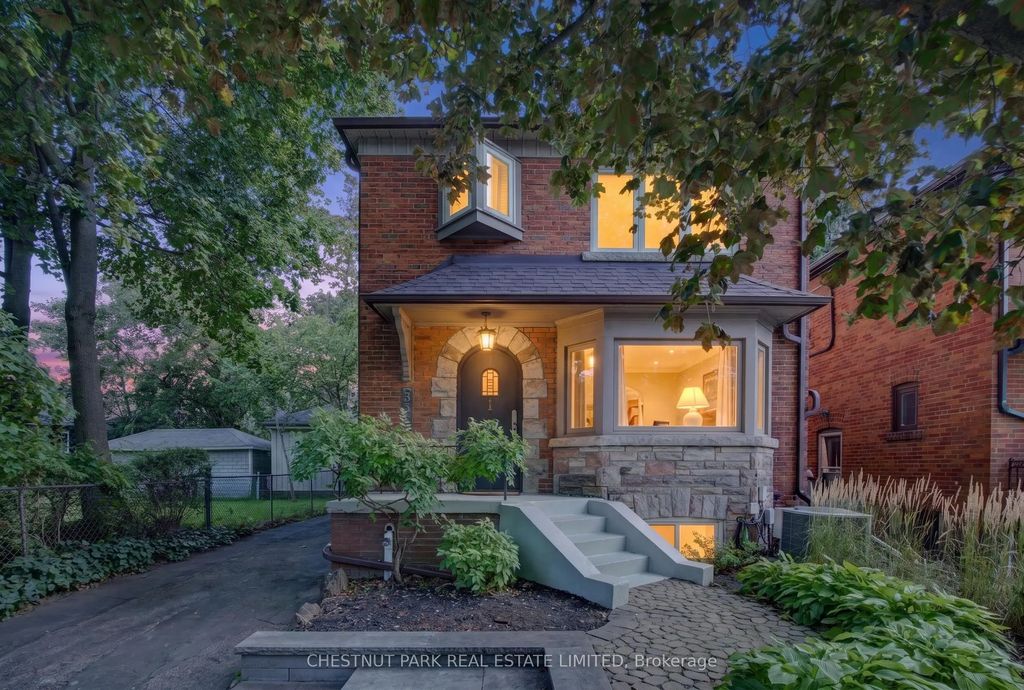 521 Sutherland Drive, Toronto C11