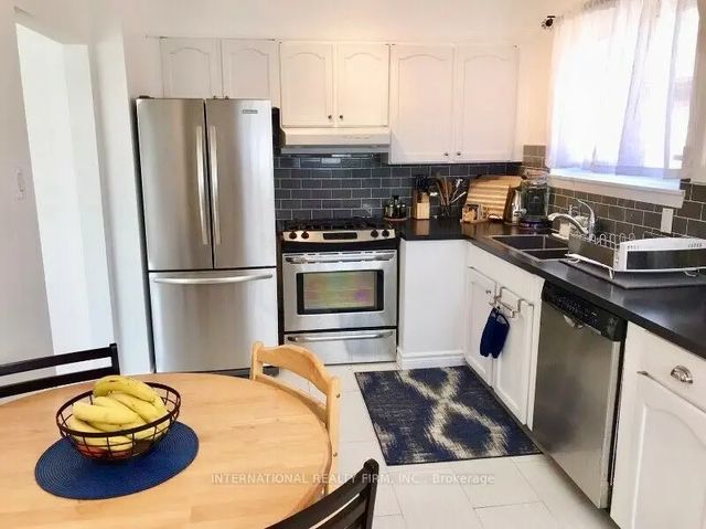 77 Elise Terrace Upper, Toronto C07