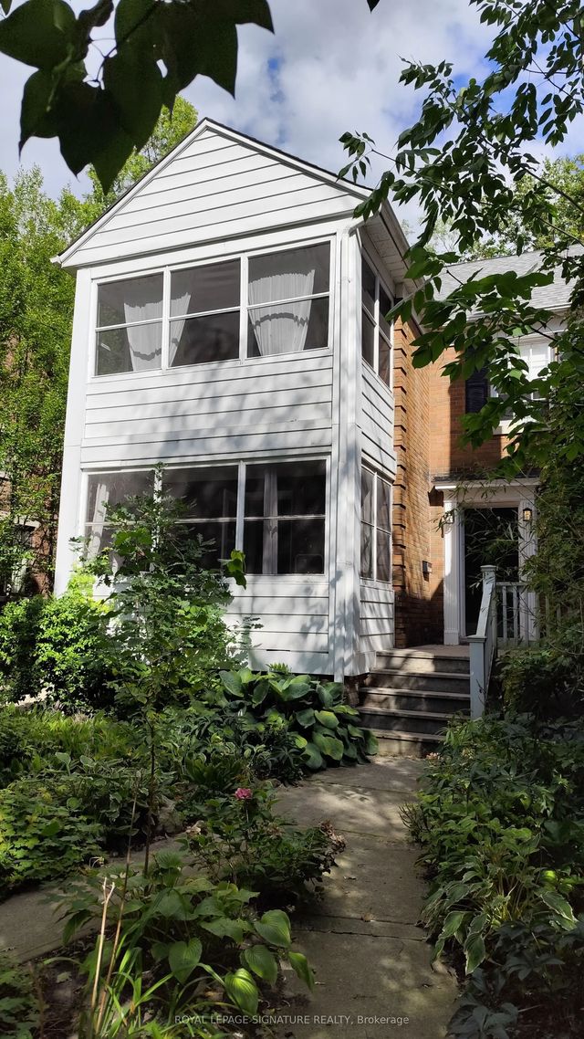 63 Braemore Gardens Main, Toronto C02