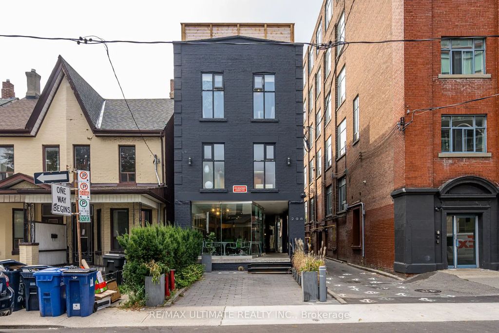 298 Markham Street, Toronto C01