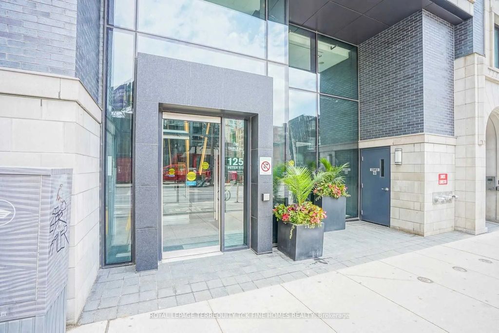 125 Peter Street 802, Toronto C01