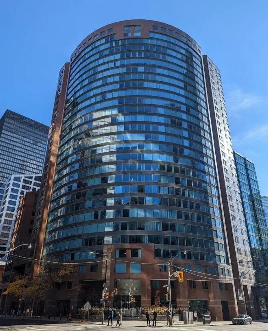 33 University Street 2405, Toronto C01