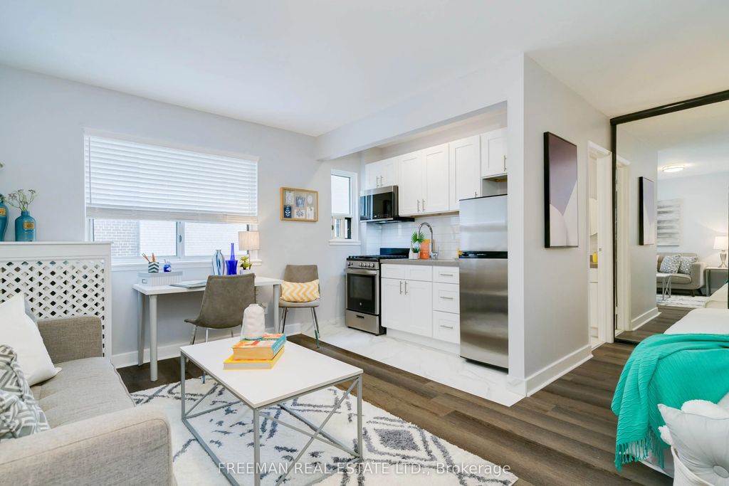 214 Wellesley Street 308, Toronto C08