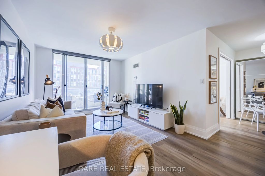 43 Eglinton Avenue 806, Toronto C10