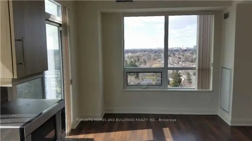 68 Canterbury Place 1605, Toronto C07