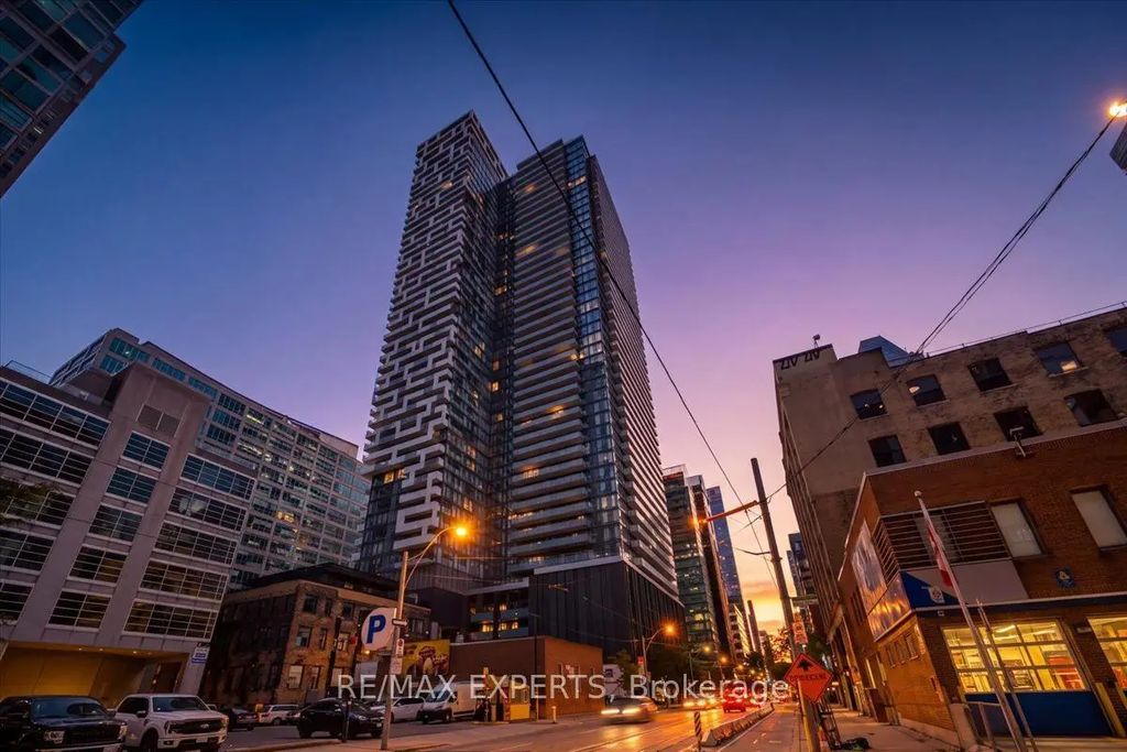 25 Richmond Street E 1815, Toronto C08