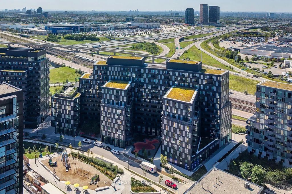 30 Tretti Way 427, Toronto C06
