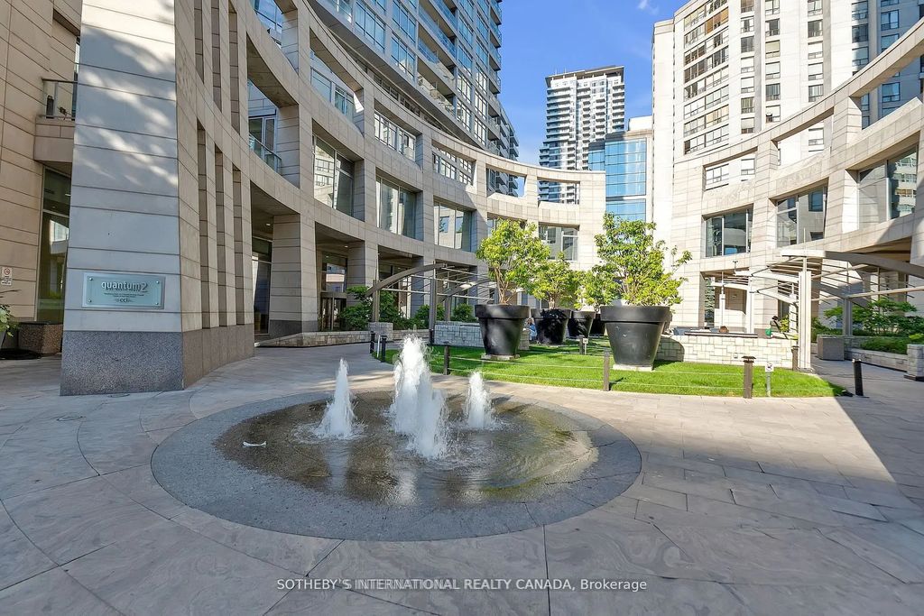 2181 Yonge Street 3302, Toronto C10