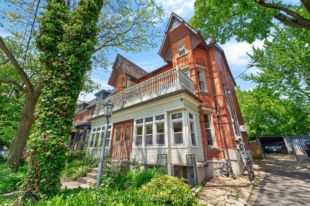 2 Afton Avenue, Toronto C01