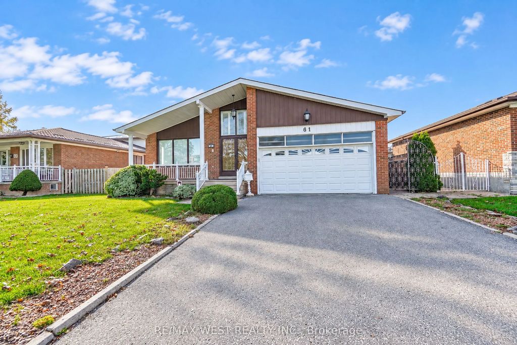 61 Bickerton Crescent, Toronto C15