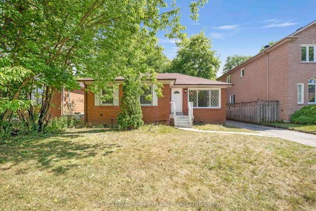139 Mckee Avenue Lower Level, Toronto C14