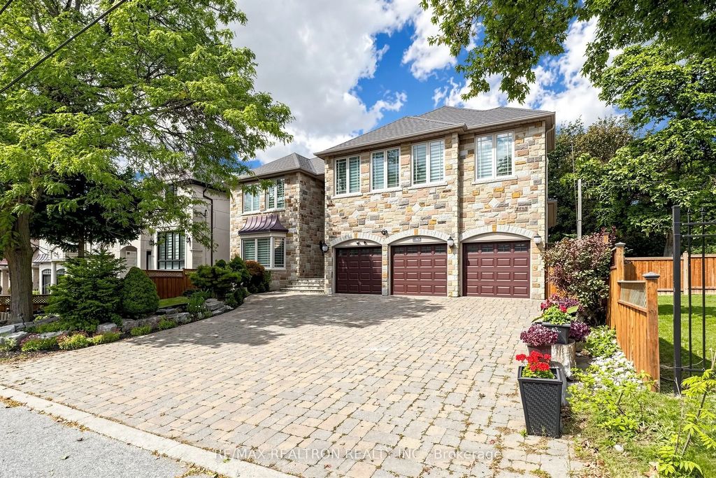 176 Elmwood Avenue, Toronto C14