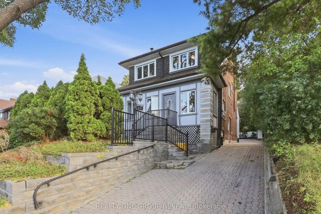 83 Lawrence Avenue E, Toronto C04