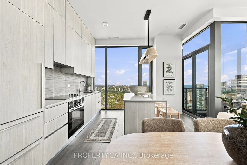 8 Cumberland Street 5104, Toronto C02