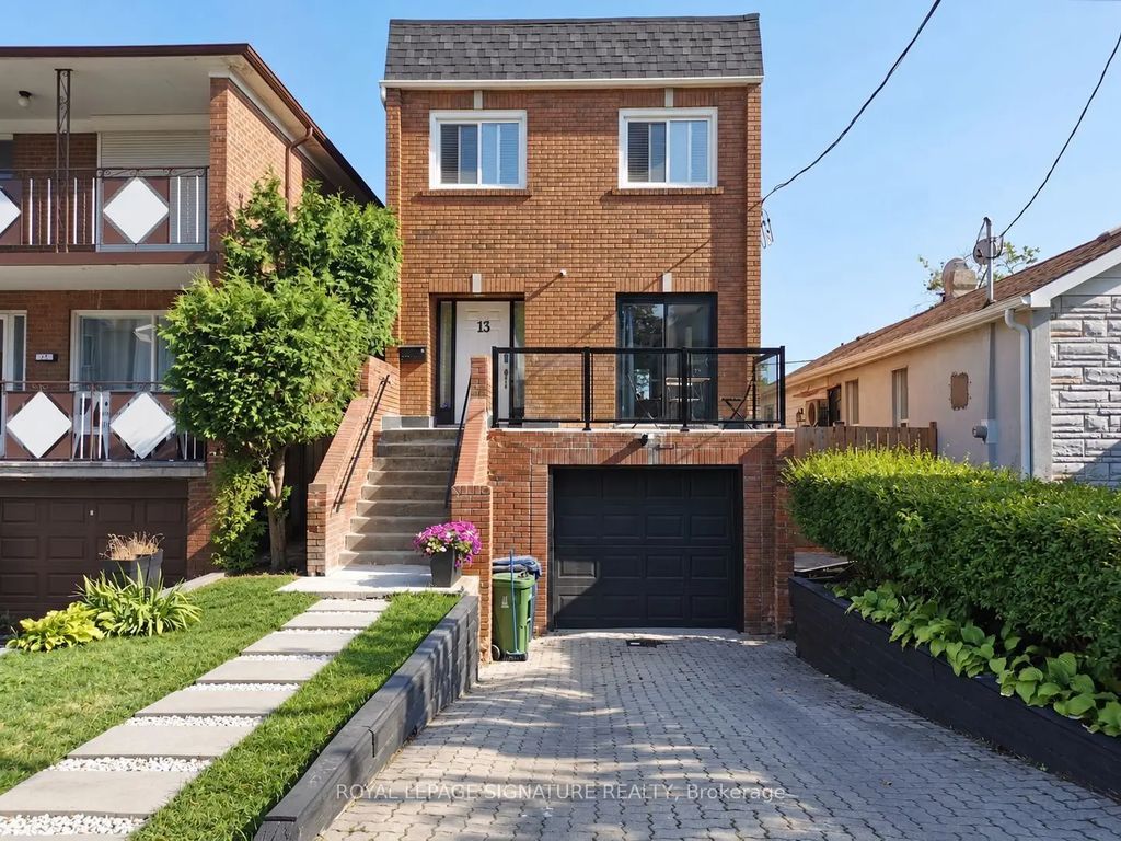 13 Mulberry Crescent, Toronto C03