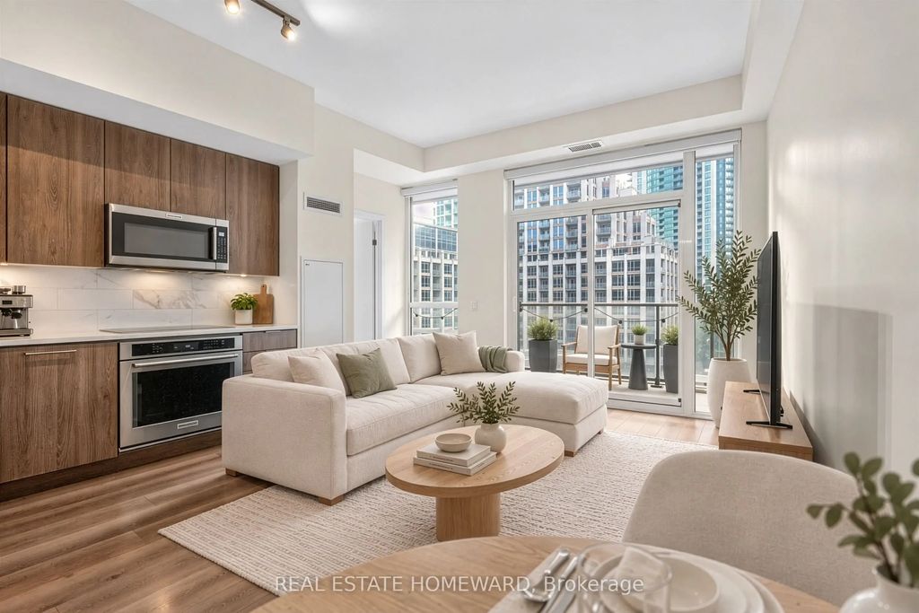 38 Iannuzzi Street 721, Toronto C01