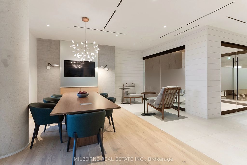 5 Defries Street Th10, Toronto C08