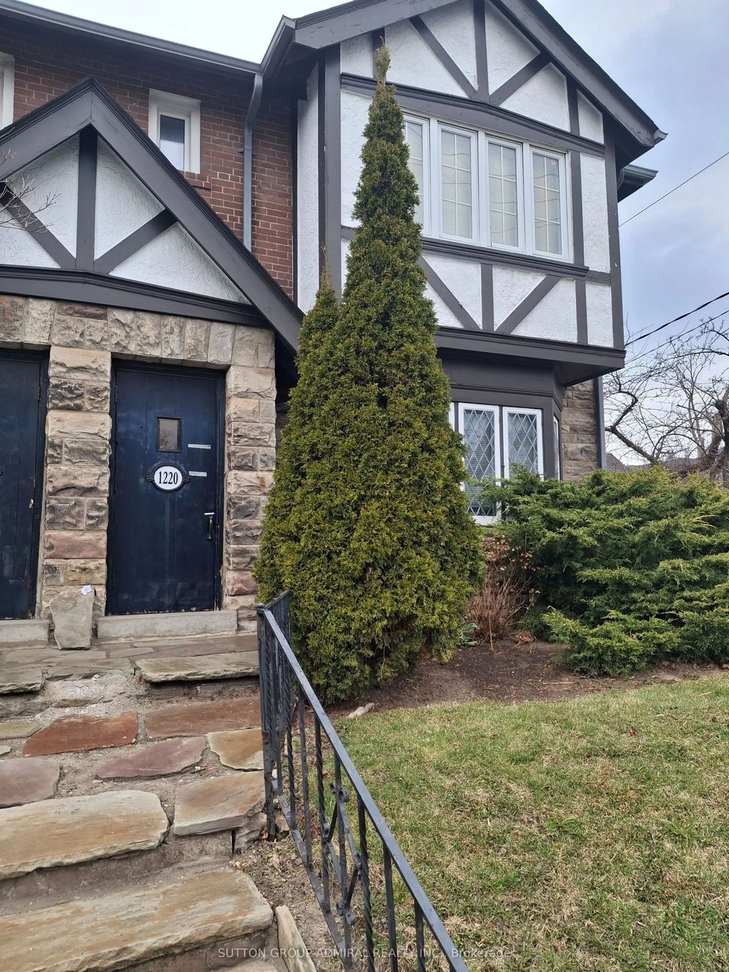 1220 Avenue Road 1, Toronto C04