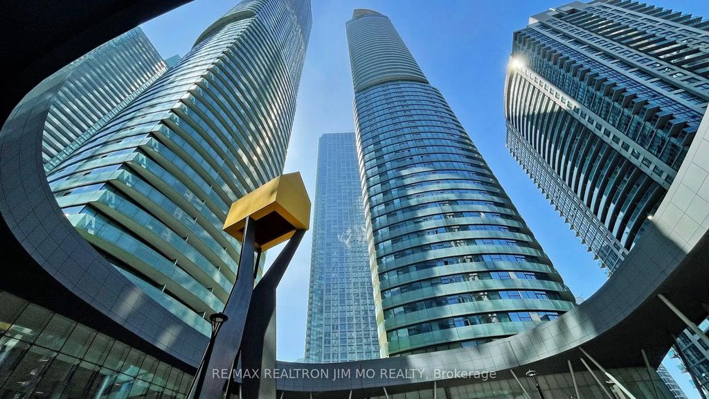 12 York Street 2610, Toronto C01