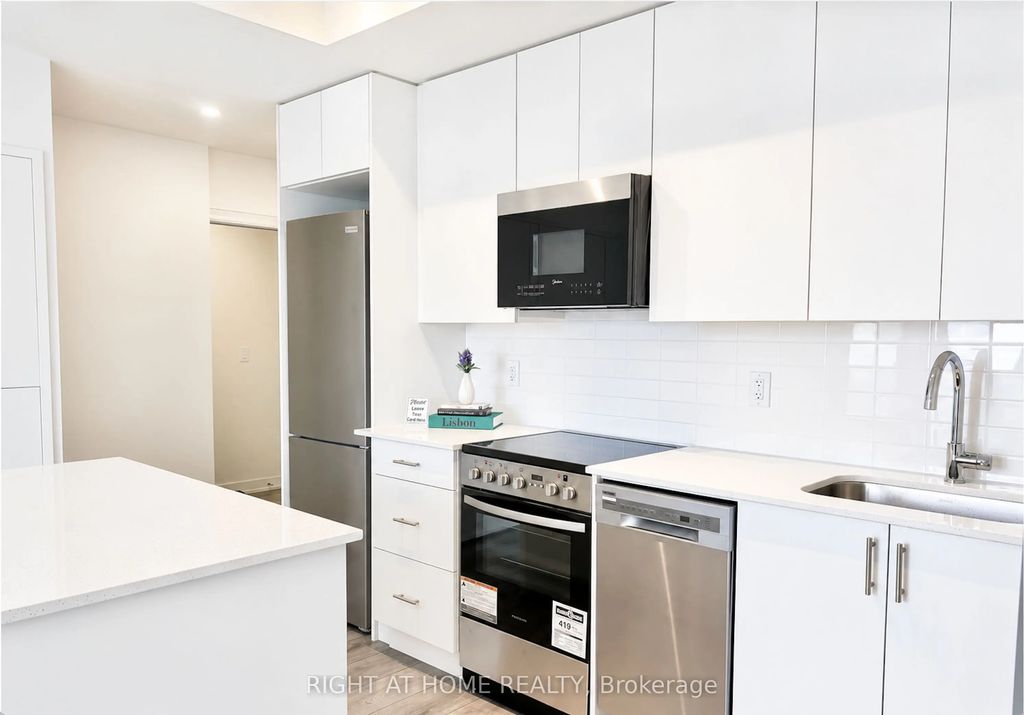 15 Ellerslie Avenue 2405, Toronto C07