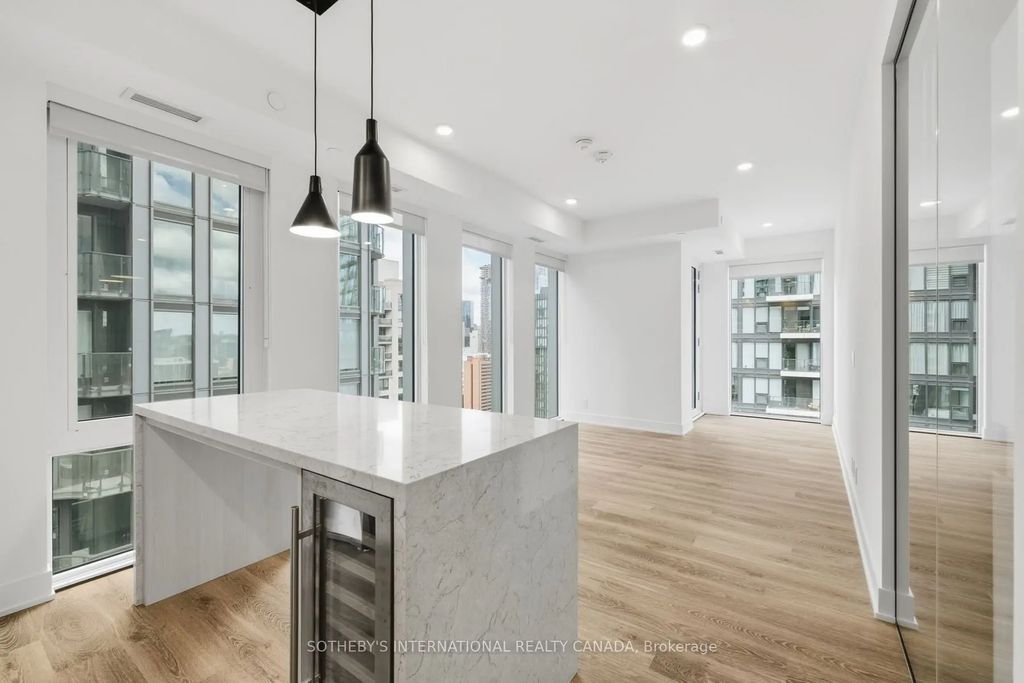 30 Mutual Street E2501, Toronto C08