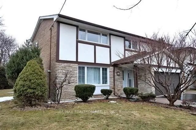 19 Appian Drive, Toronto C15