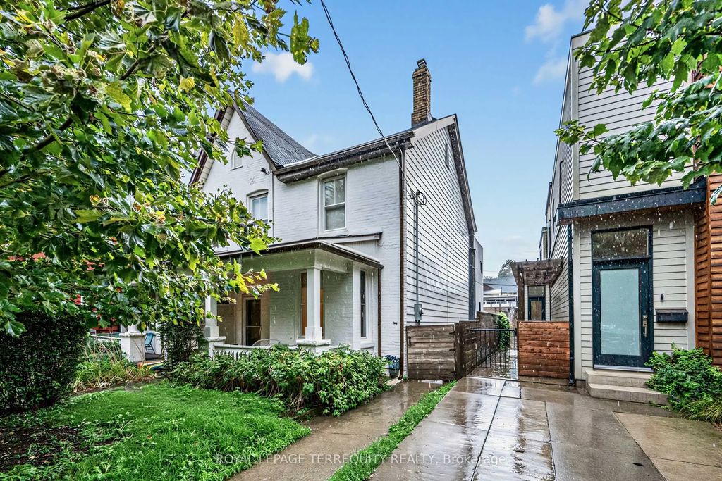 16 Fennings Street, Toronto C01