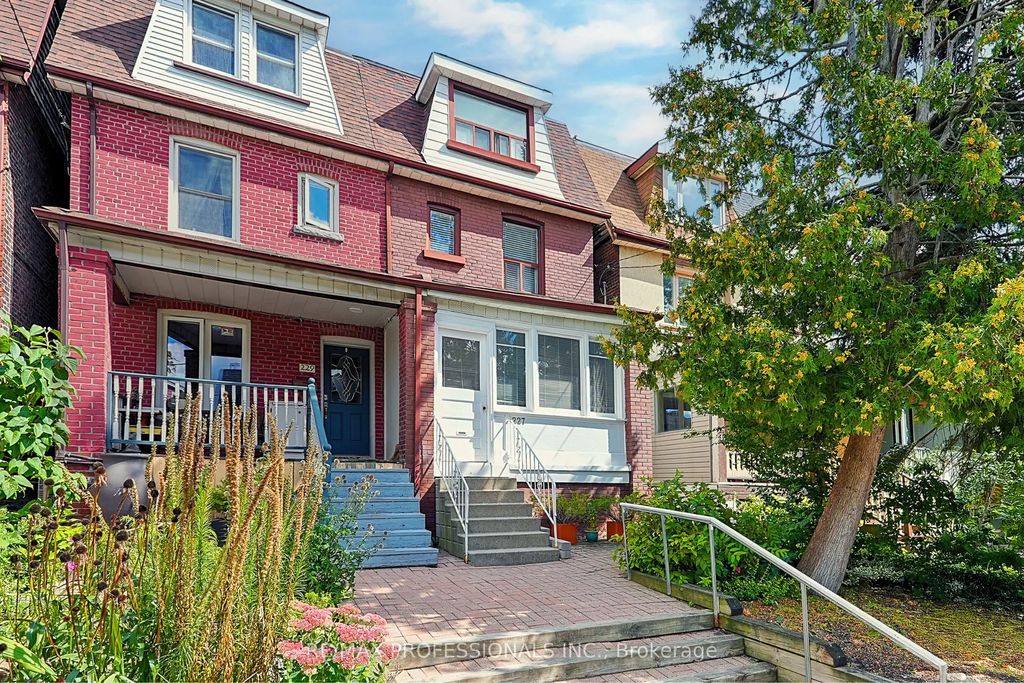 227 Montrose Avenue, Toronto C01