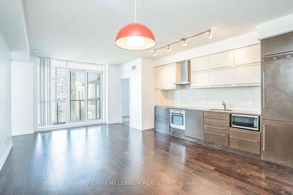 770 Bay Street 2212, Toronto C01
