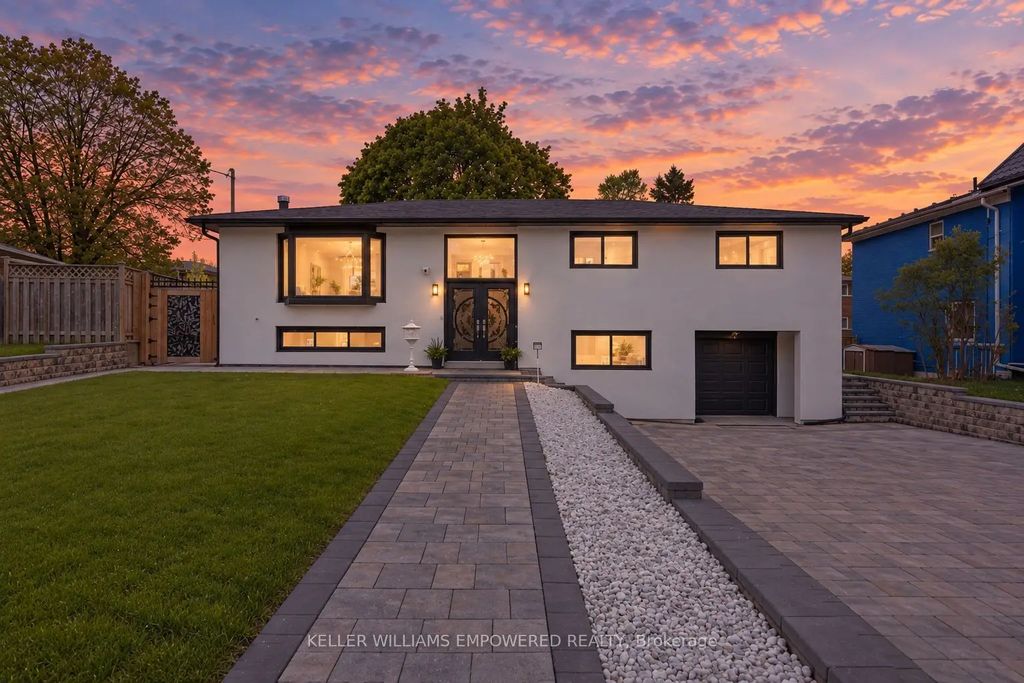 112 Kingslake Road, Toronto C15
