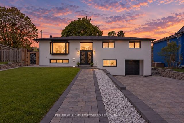 112 Kingslake Road, Toronto C15