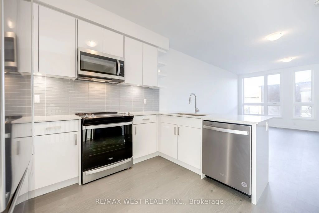122 Green Gardens Boulevard, Toronto C04