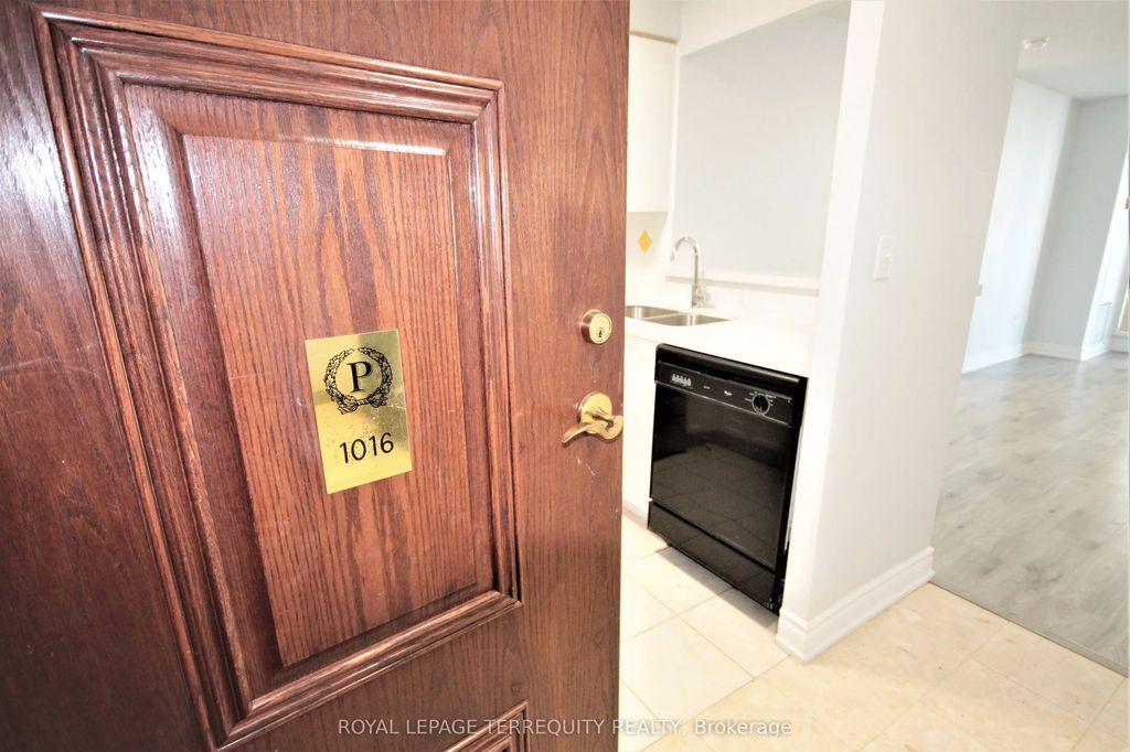 39 Pemberton Avenue 1016, Toronto C14