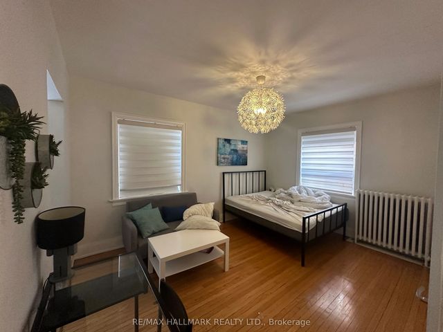 595 St Clair Avenue W 9, Toronto C02