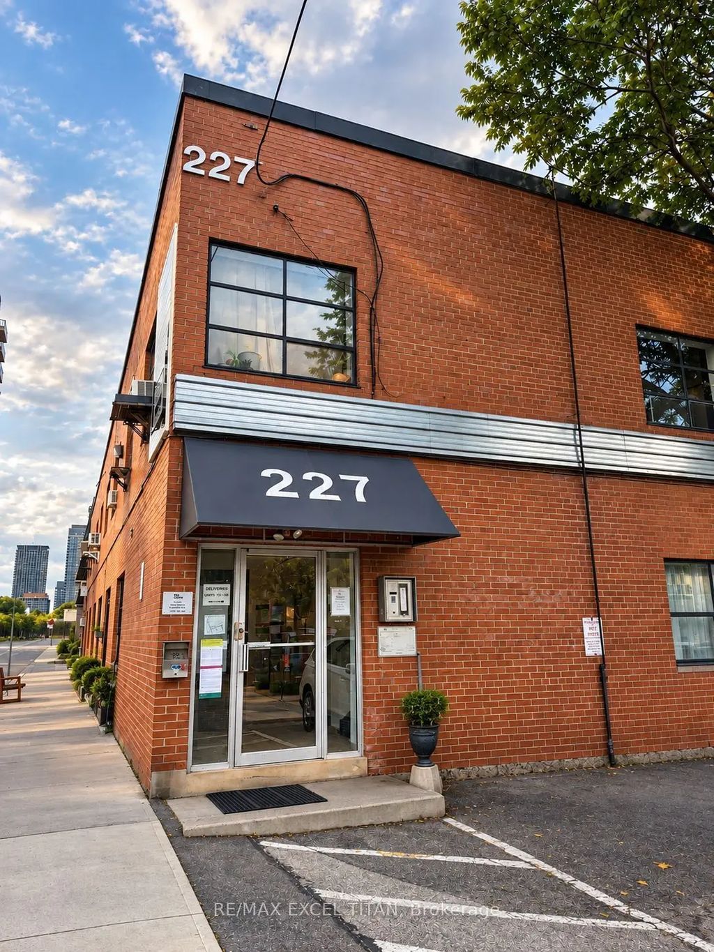 227 Sterling Road E 202, Toronto C01