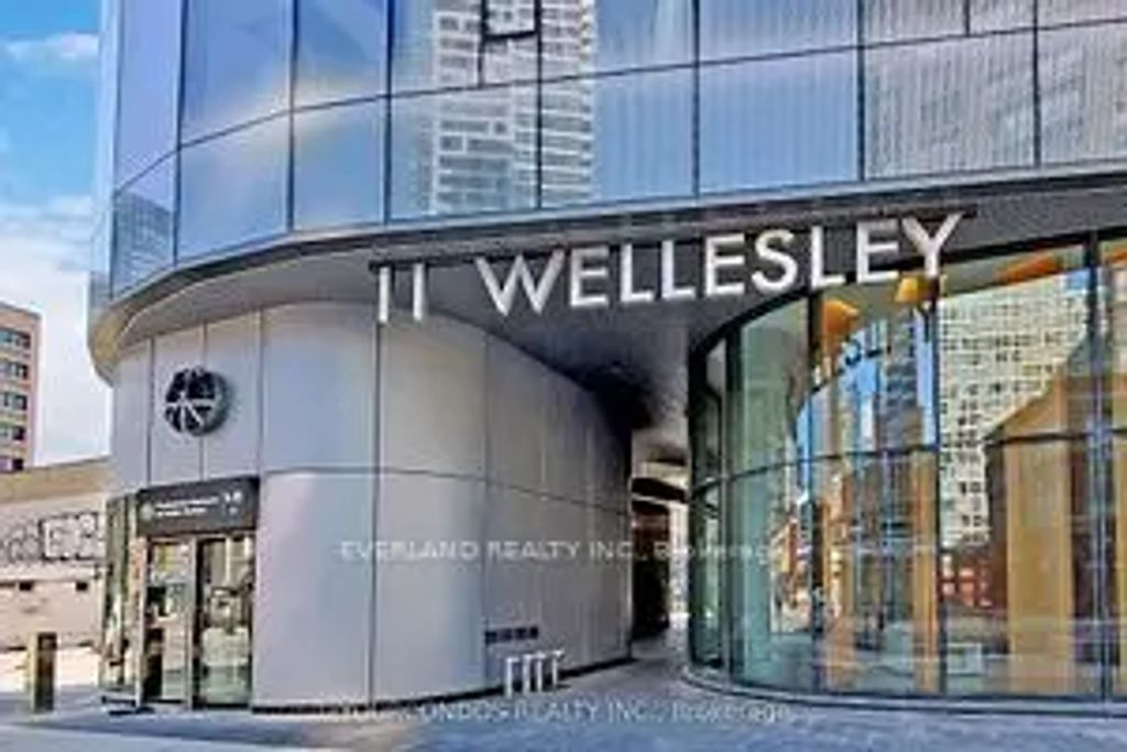 11 Wellesley Street W 703, Toronto C01