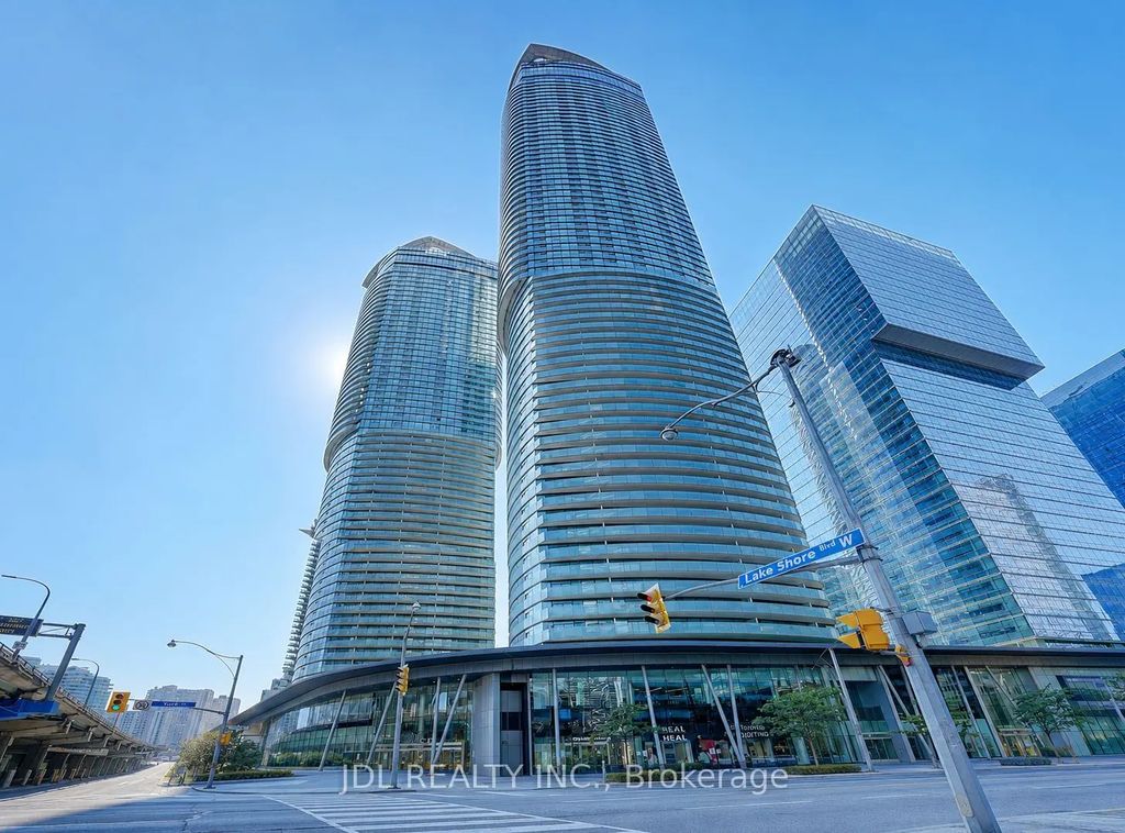 14 York Street 2012, Toronto C01