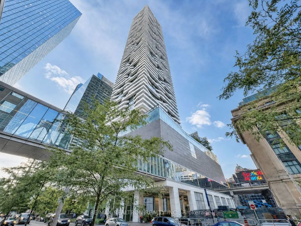100 Harbour Street 5806, Toronto C01